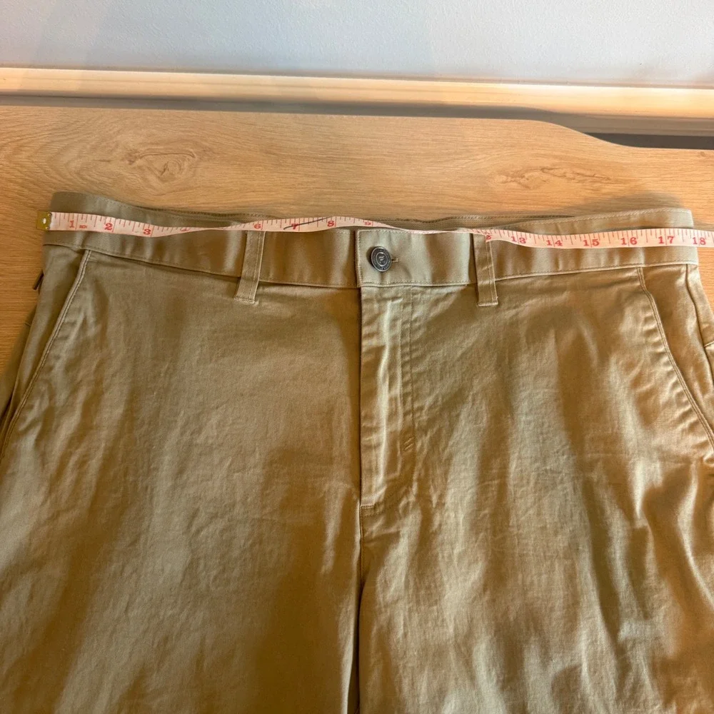 Fabletics Men The One Short Khaki Tan Stretch Chino Shorts Size 36 7 Inch Inseam